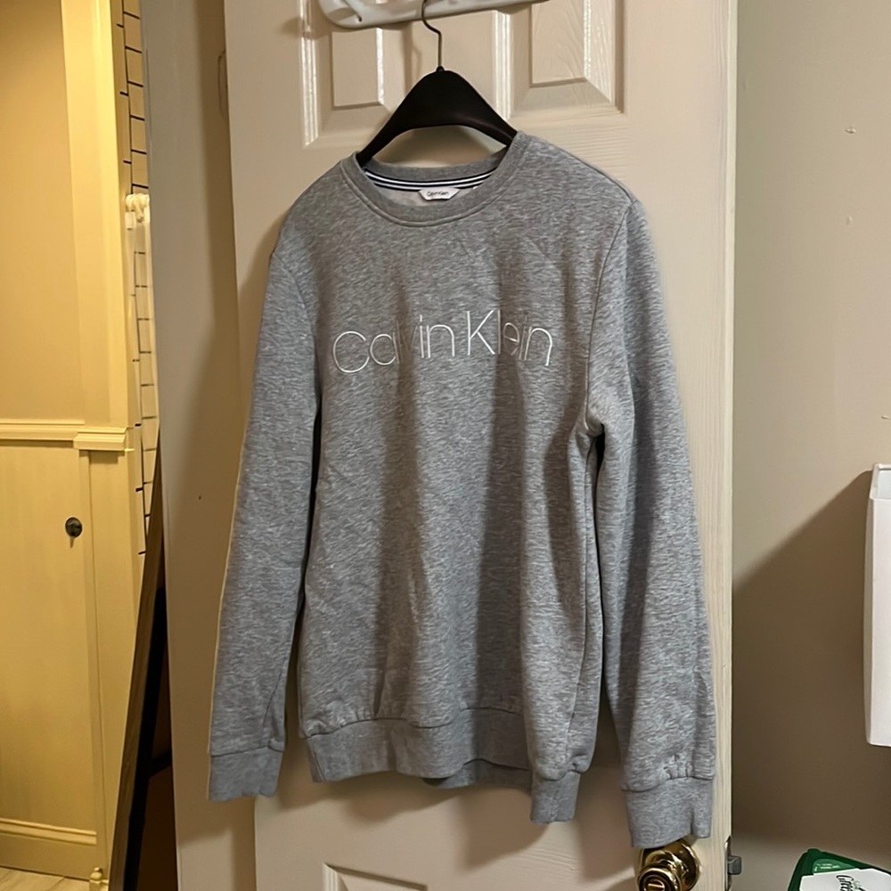 CALVIN KLEIN NWOT Mens Medium Pullover Sweatshirt Logo Grey